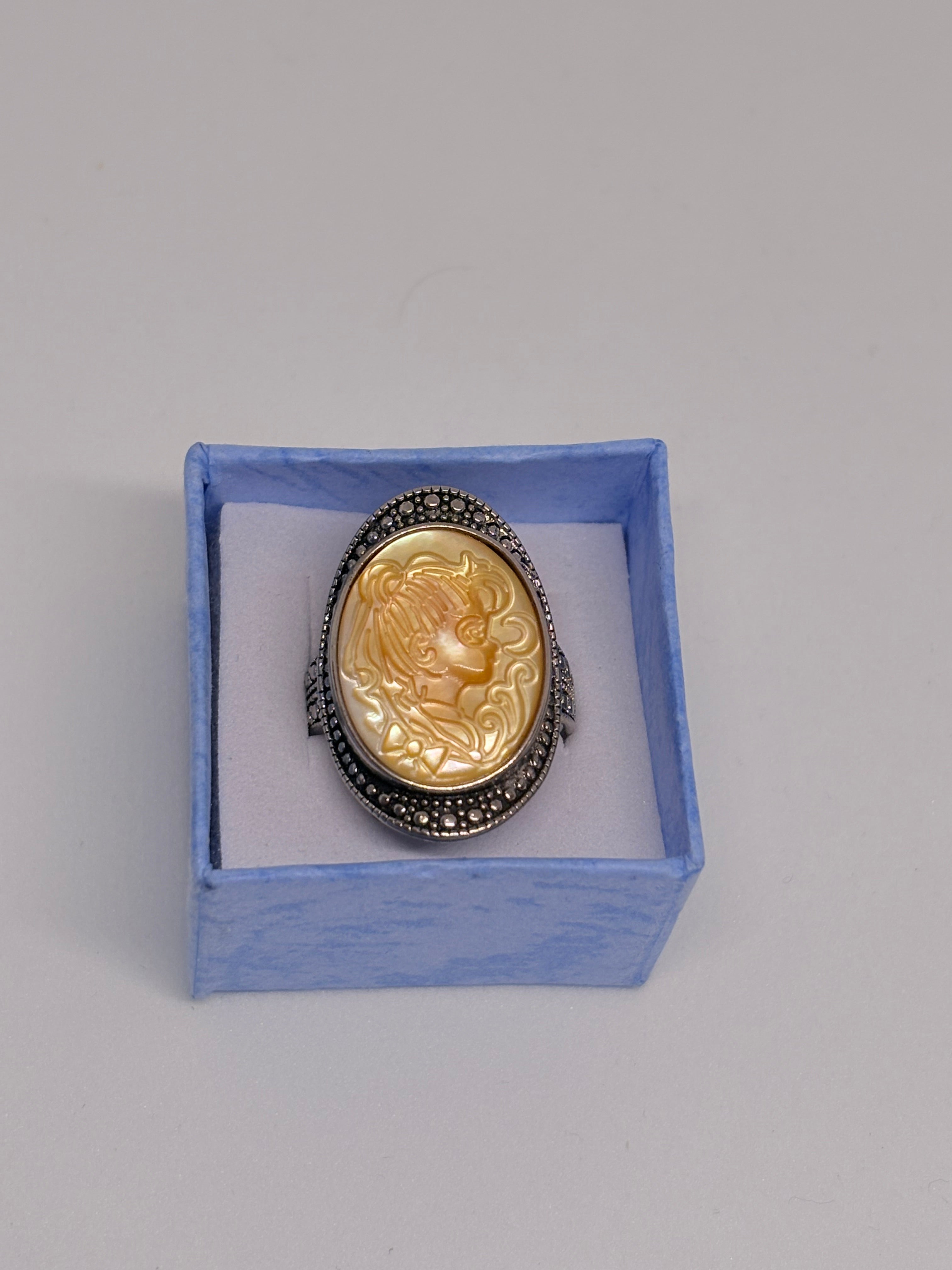 Yellow Shell Cameo Lady Ring