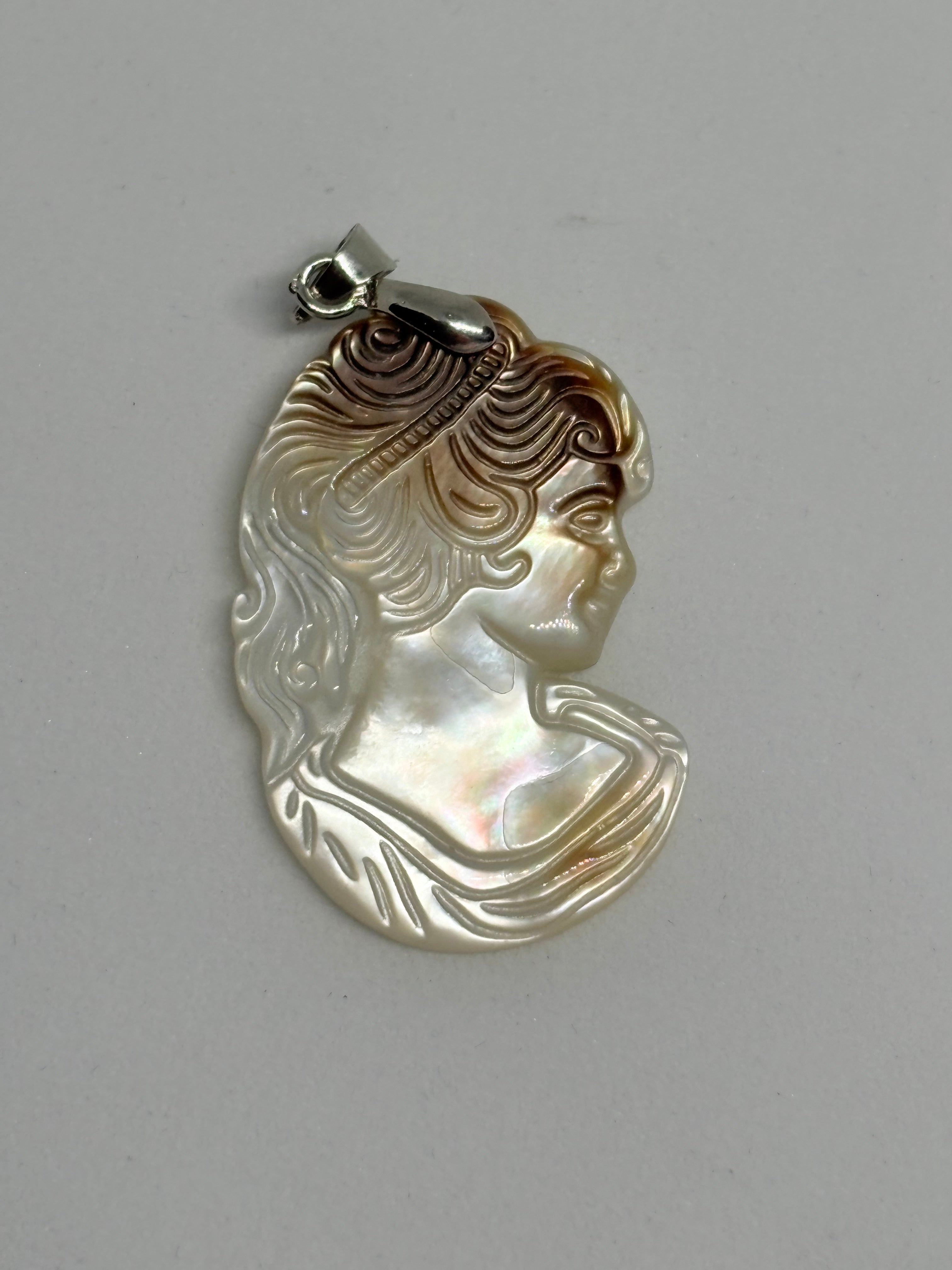 Shell Lady Cameo Pendant