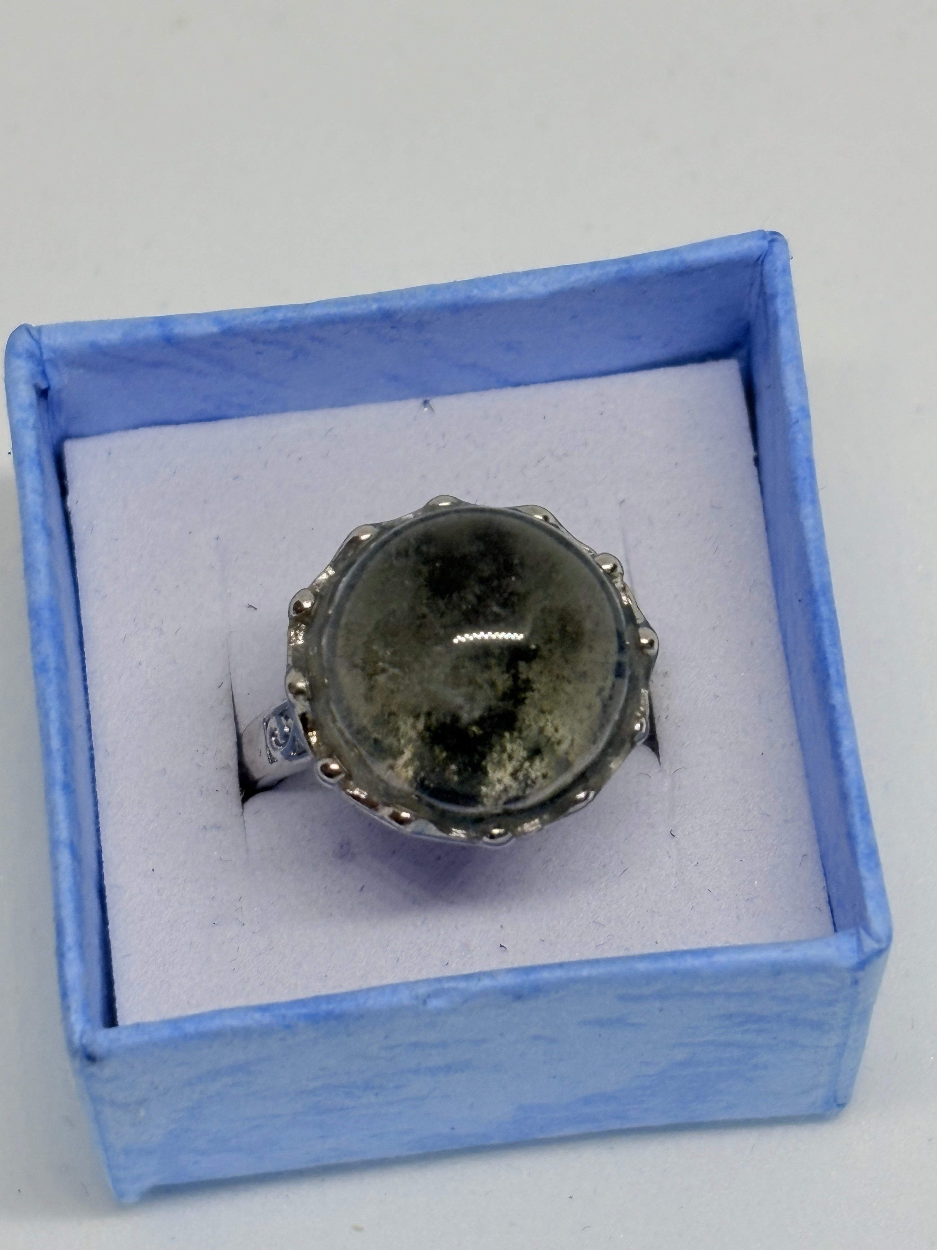 Green Garden Quartz Circle Ring