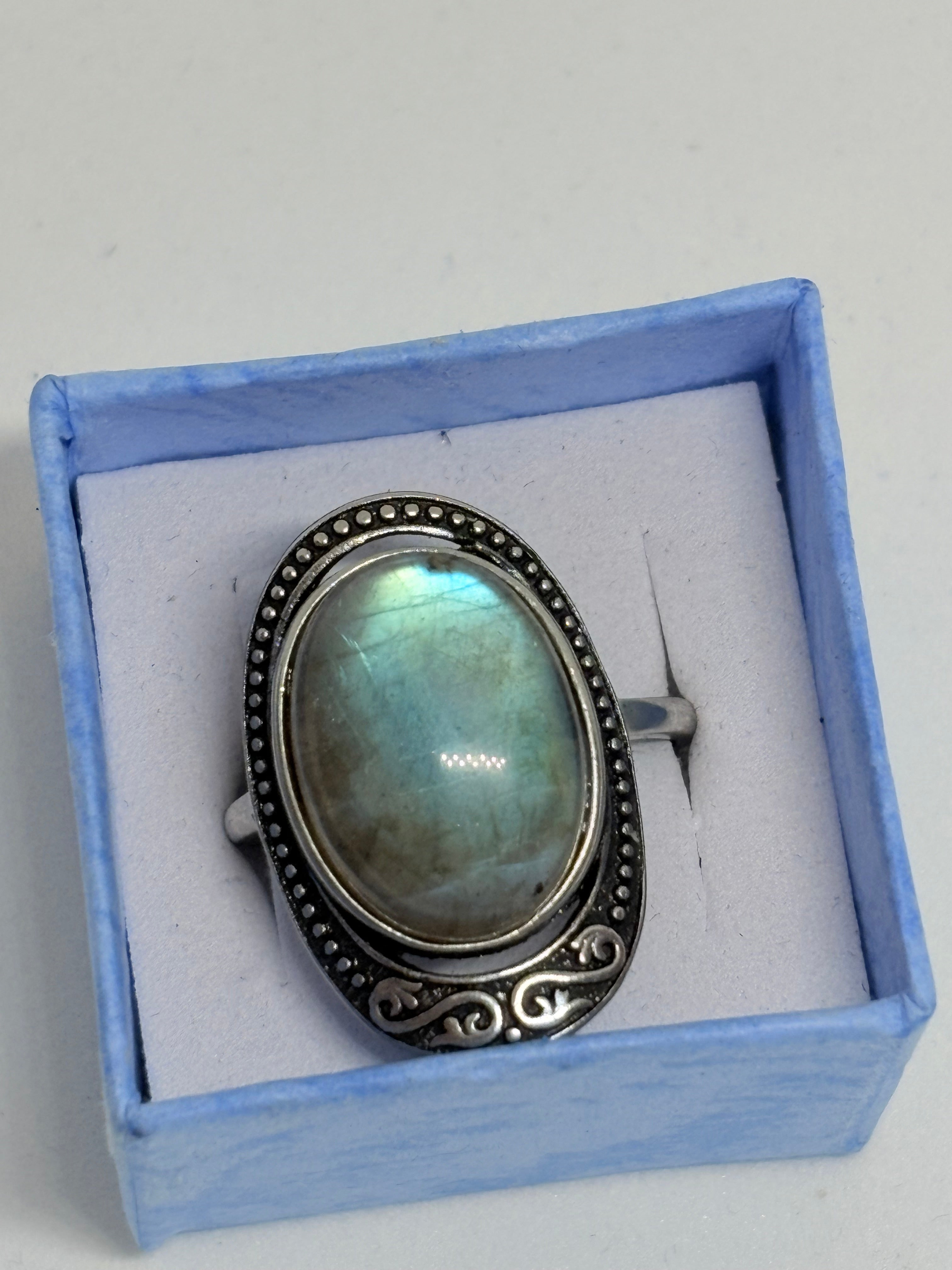 Labradorite Vintage Style Ring