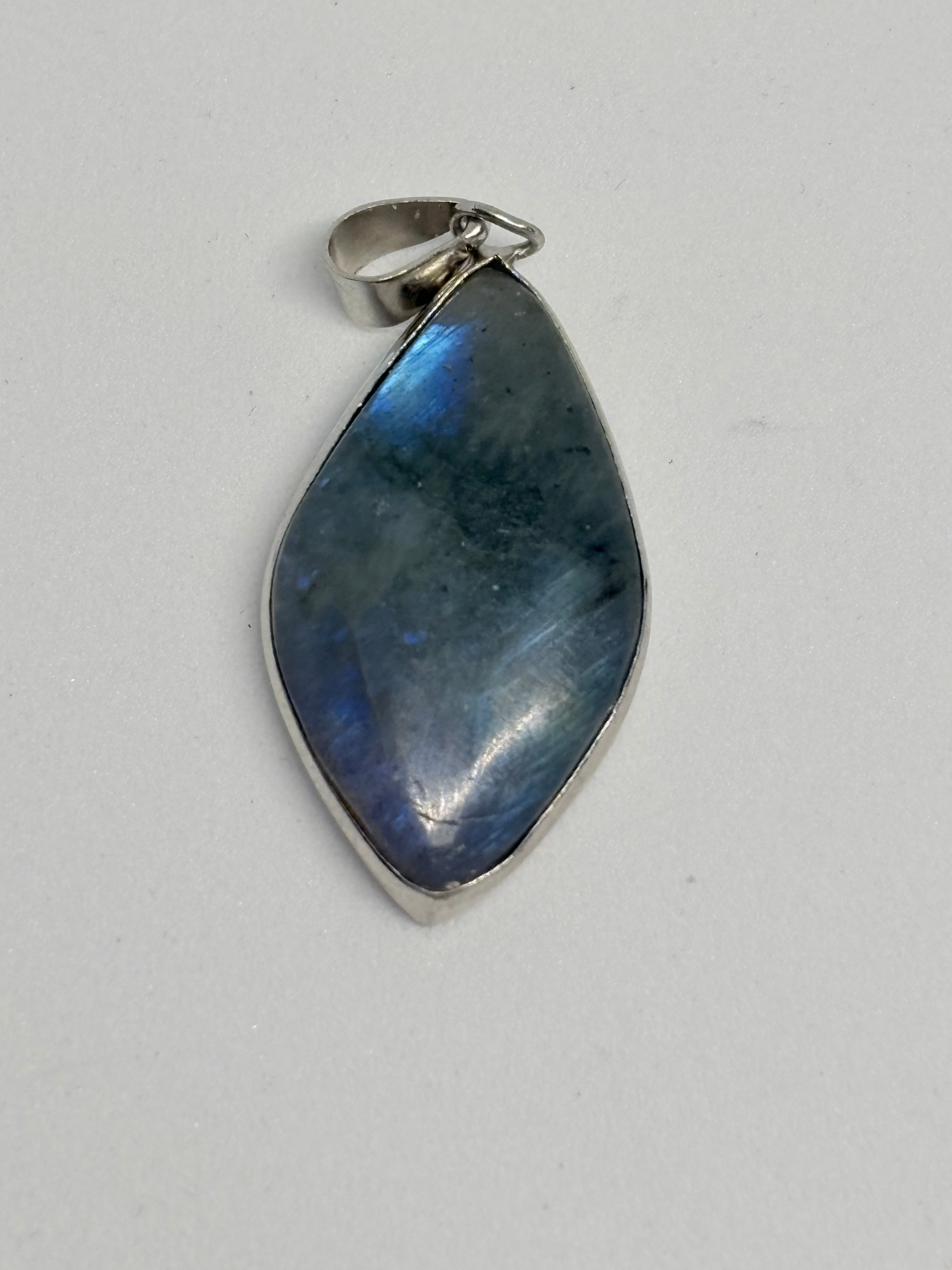 Labradorite Flashy Pendant
